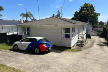 1 Christina Avenue, Te Atatu South