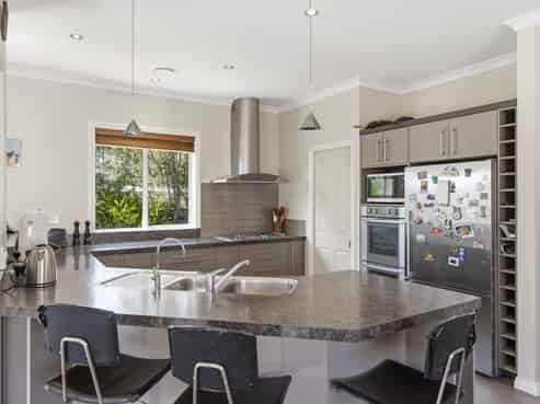 10 Metzenthin Close, Raumati South
