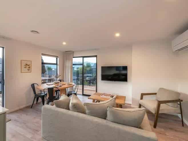 33a Farrant Drive, Wanaka