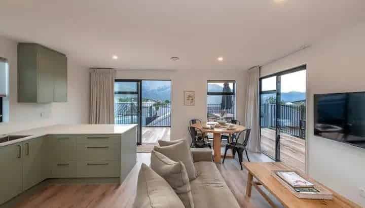 33a Farrant Drive, Wanaka