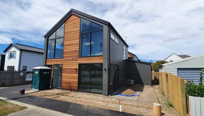 2/70 Grants Road, Papanui