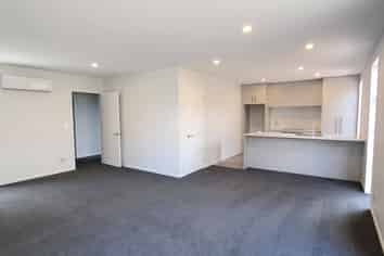 2/70 Grants Road, Papanui