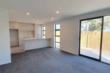 2/70 Grants Road, Papanui