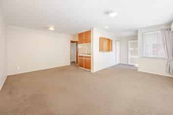 2/17 Bowling Road, Greenmeadows