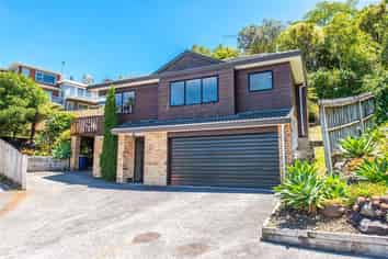 2/6 Honeysuckle Ln, Mairangi Bay