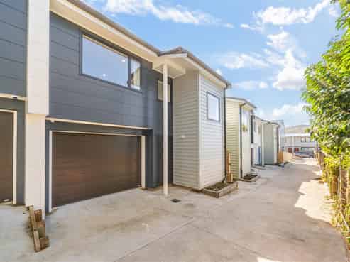 44D Phillip Street, Johnsonville