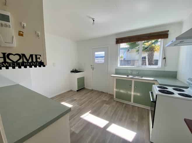 2/505 Park Road North, Parkvale