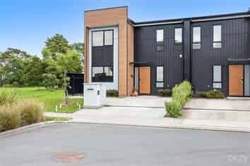 8 Aston Crescent, Wallaceville