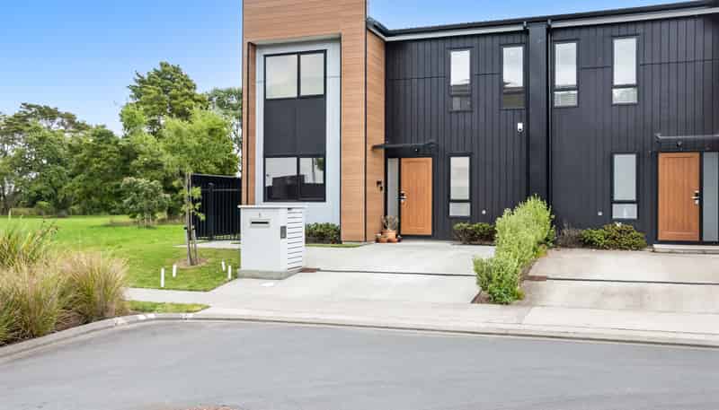 8 Aston Crescent, Wallaceville