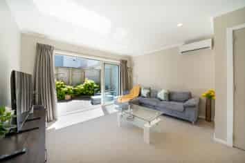 6/113 Moorefield Road, Johnsonville