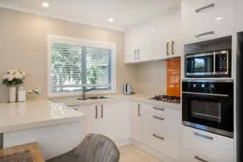 6/113 Moorefield Road, Johnsonville