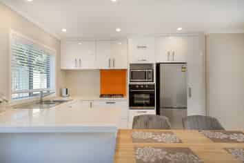 6/113 Moorefield Road, Johnsonville