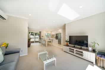 6/113 Moorefield Road, Johnsonville