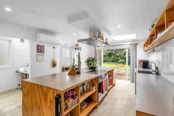 20 Ferry Road, Woodend Beach