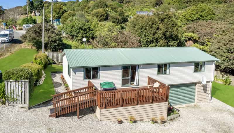 2528 Papatowai State Highway, Owaka