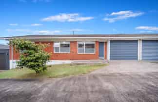 2/18 Buckley Road, Epsom