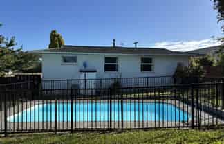 54A Houchens Road, Glenview