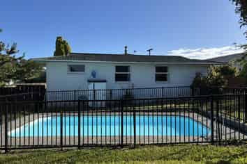 54A Houchens Road, Glenview