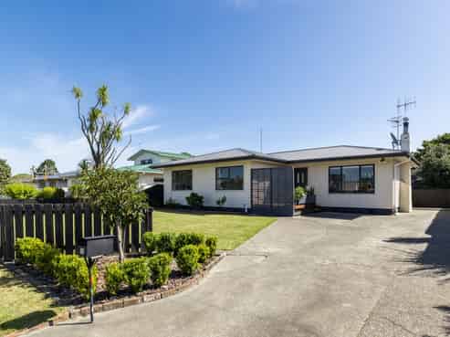 38 Downing Avenue, Pirimai