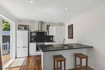 281 Tukapa Street, Westown