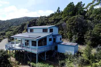 20 Harpoon Hill, Great Barrier Island (Aotea Island)