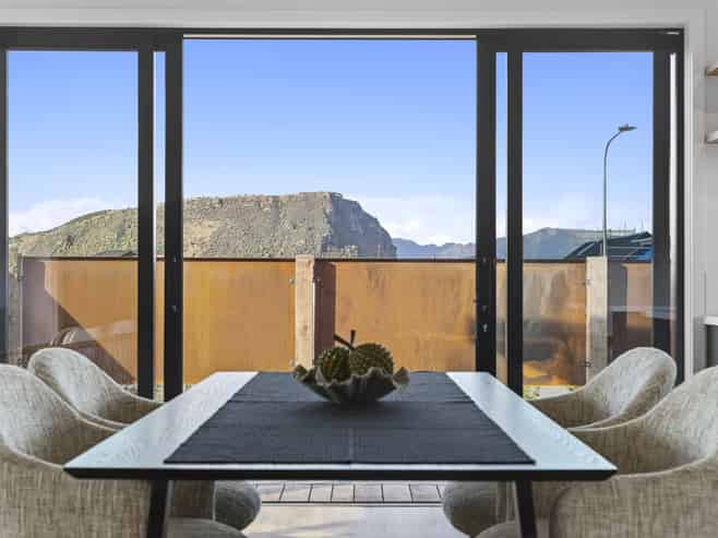 8 Buttercup Street, Wanaka