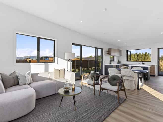 8 Buttercup Street, Wanaka