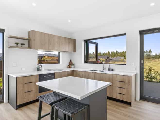 8 Buttercup Street, Wanaka