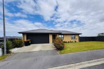 9 Checketts Place, Kingswell