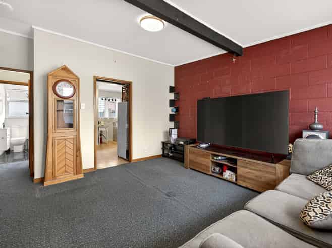 2/443 Church Street, Palmerston North