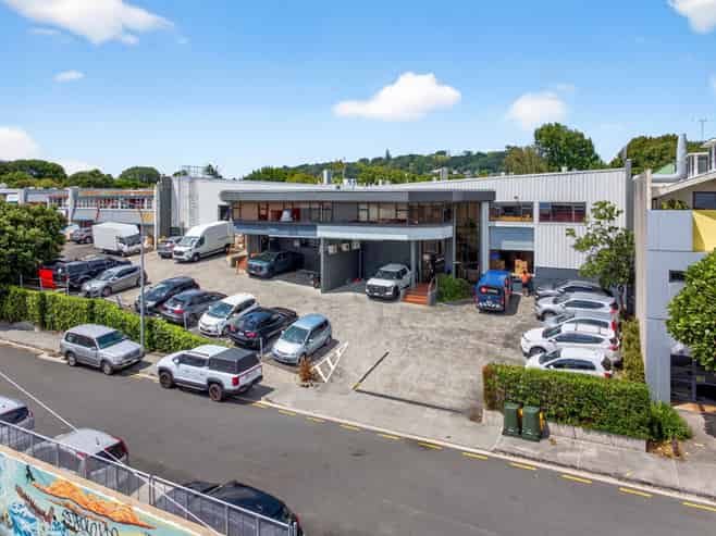 Double Industrial HQ | 200m from Maungawhau CRL