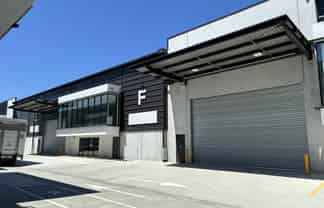 Modern 996sqm in Wiri