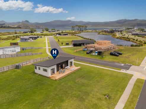 290 Harbour Drive, Matarangi