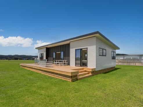 290 Harbour Drive, Matarangi