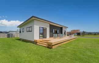 290 Harbour Drive, Matarangi