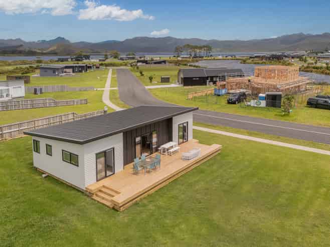 290 Harbour Drive, Matarangi