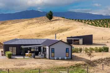 77 Leaning Rock Road, Alexandra