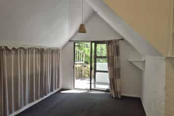 2/2 Weranui Road, Waiwera