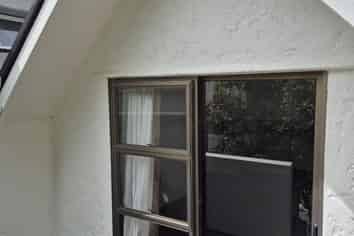 2/2 Weranui Road, Waiwera