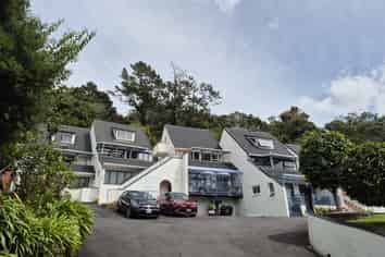 2/2 Weranui Road, Waiwera