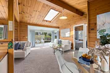 54 Mera Road, Algies Bay