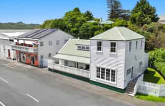 4 Russell Esplanade, Rawene