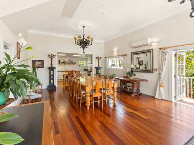 4 Russell Esplanade, Rawene