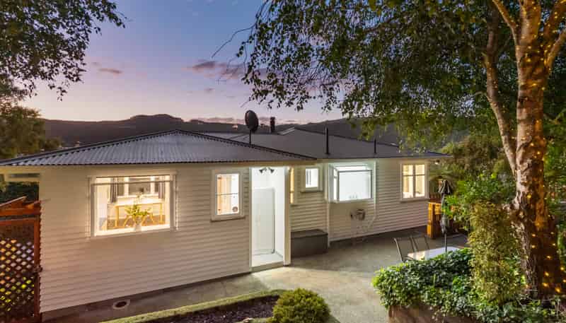 39 Taylor Terrace, Tawa