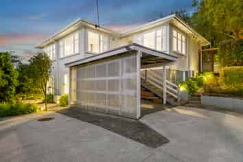 39 Taylor Terrace, Tawa