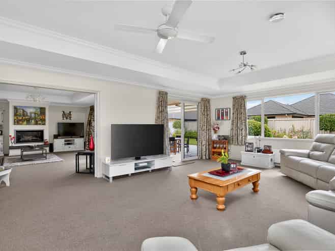 10 Larch Crescent, Alexandra