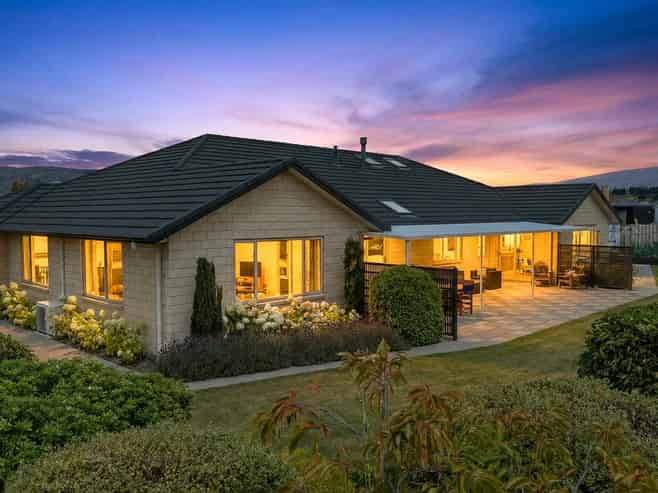 10 Larch Crescent, Alexandra