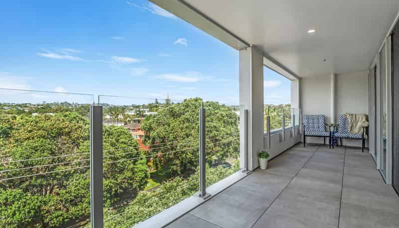 304/25 Bute Road, Browns Bay