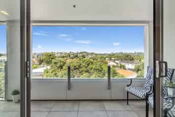 304/25 Bute Road, Browns Bay