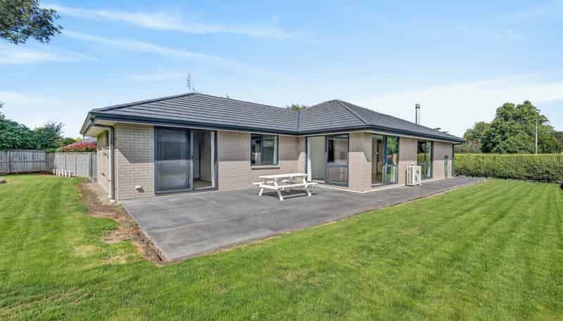 5 Oakden Drive, Darfield